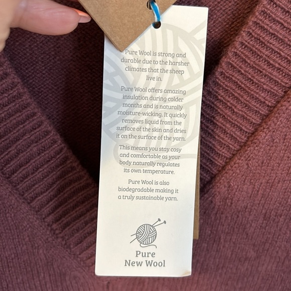 WoolOvers V Neck Merino Wool Vest Dusty Maroon - Picture 7 of 8